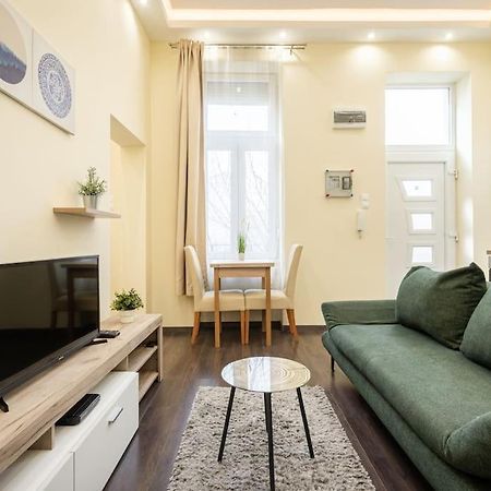 Peppy Home Of Harmony Budapest Exterior foto