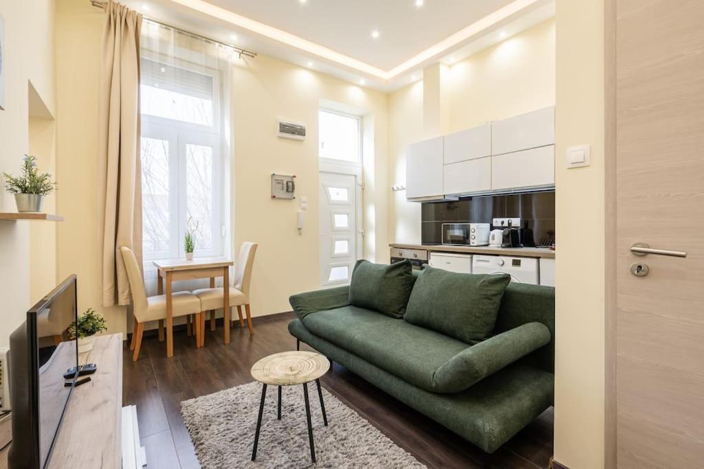 Peppy Home Of Harmony Budapest Exterior foto