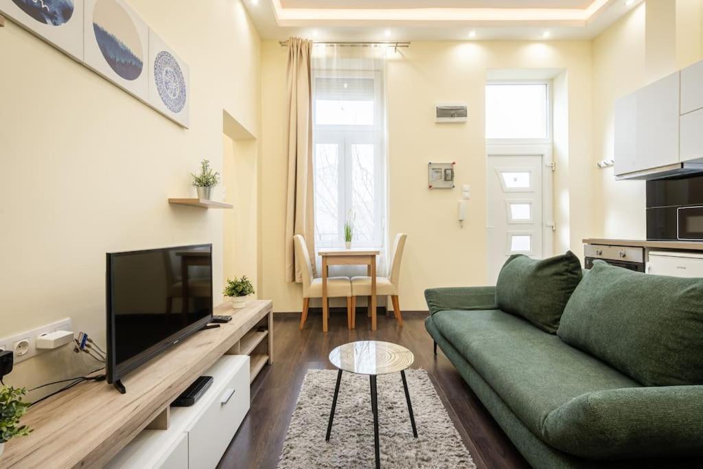 Peppy Home Of Harmony Budapest Exterior foto