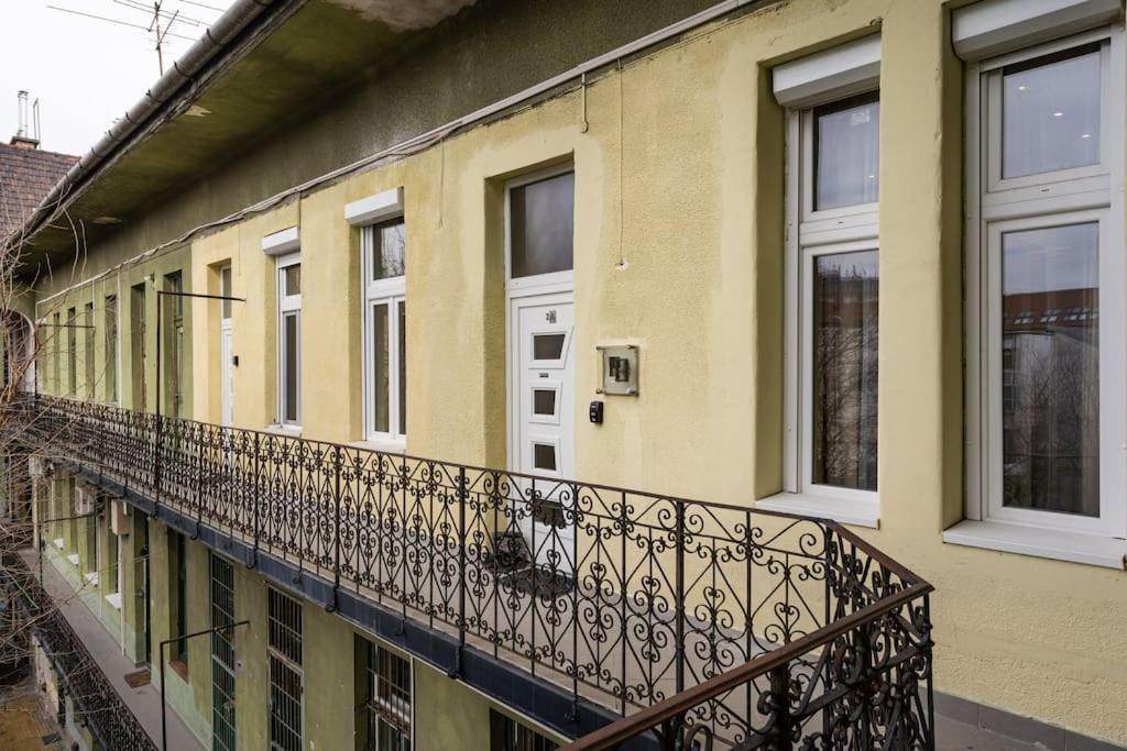 Peppy Home Of Harmony Budapest Exterior foto