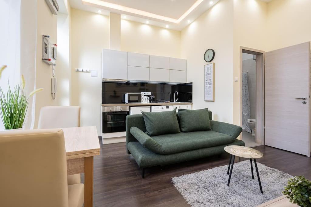 Peppy Home Of Harmony Budapest Exterior foto